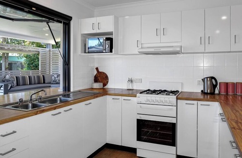 Tin Can Bay House | Welcome to "The Crab Shack"