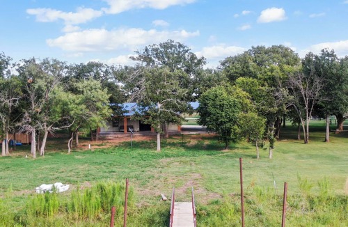 Graham Cottage | Welcome to the "Graham Cracker"! Enjoy your lake front stay at Lake Graham!