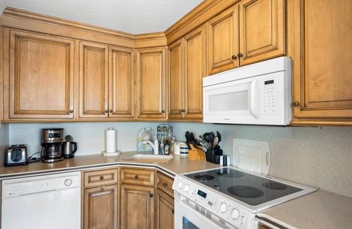 Stone Harbor Condo | Welcome to the Hall Harbor Condominiums in Stone Harbor, NJ