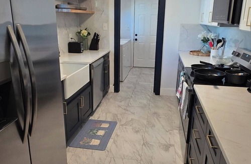 Hanahan House | Welcome to the Hanahan Hide away!
