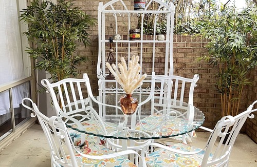 Falls Church Condo | Welcome to "The Happy Haven". Located in the heart of the city.