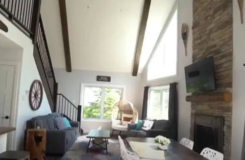 McNab/Braeside House | Welcome to the Hawk's Nest - 4 Season Cottage