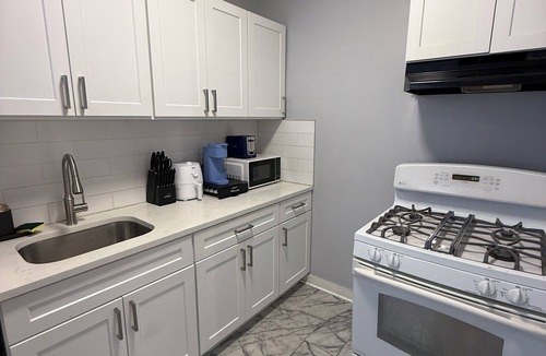 Trenton Apartment | Welcome to the Home Away From Home- 2 Bed 1Bath