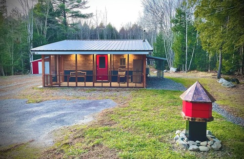 Howland House | Welcome to The Howland Hideout!