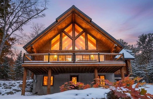Saint-Philemon Ski Chalet | Welcome to the Jungle | Log cabine | Spa
