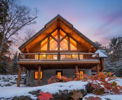 Saint-Philemon Ski Chalet | Welcome to the JUNGLE - Log cabine - SPA
