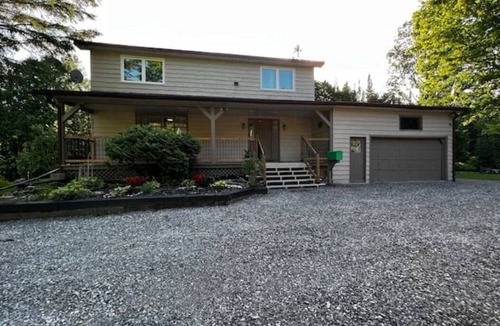 Baddow Cottage | Welcome to the Kozy Kave situated in Fenelon Falls