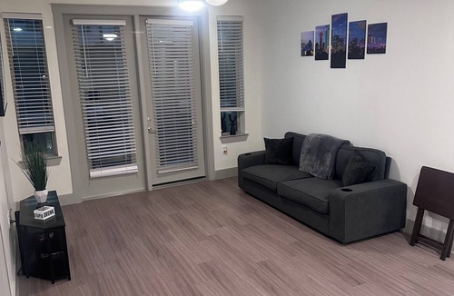 Addison Apartment | Welcome to The Kickback !