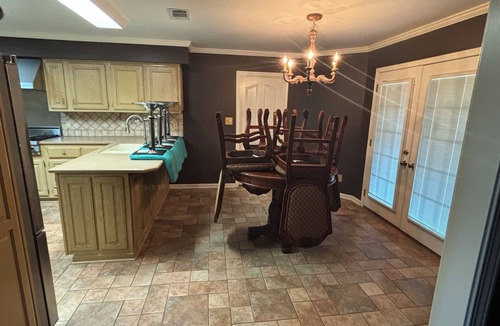 Blytheville House | Welcome to The Millionaire Palace!