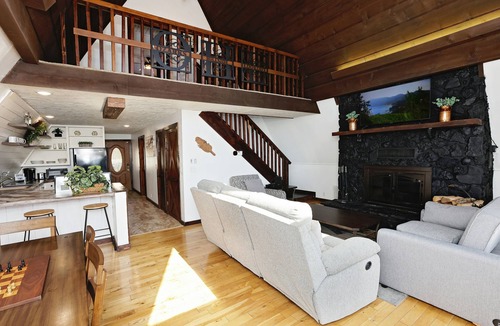 Cabool House | Welcome to the Ozarks Hillside Lookout A-Frame Cabin