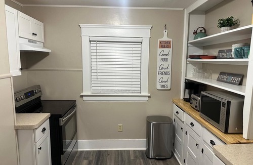 Akron House | Welcome to The Perazim!