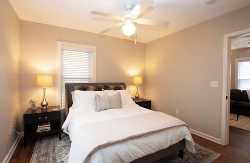 Westwood House | Welcome to the Plaza area "Yellow House" bungalow!