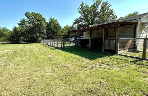 Wellborn House | Welcome to the Howdy House, Where Aggie Pride Meets Southern Comfort