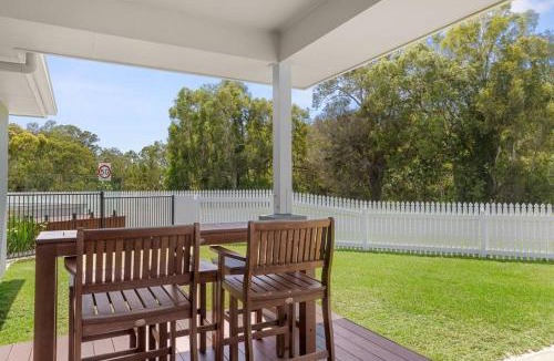 Tin Can Bay House | Welcome to "The White House="