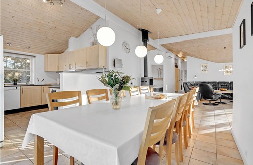 Rømø Kirkeby House | Welcome to this beautiful cottage, designed with care by its owner.
