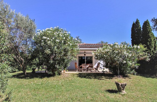 Montelimar House | Welcome to this charming and rustic cottage.