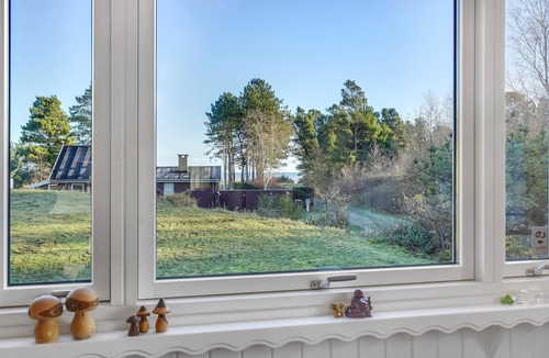 Hadsund House | Welcome to this charming cottage with sea view close to the sea.