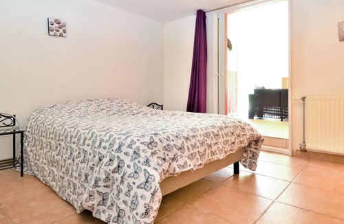 Vendemian House | Welcome to this spacious and family friendly cottage with beautiful garden.