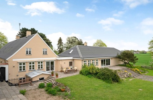 Frederikssund House | Welcome to this unique former country estate with historic charm in a quiet rural setting.