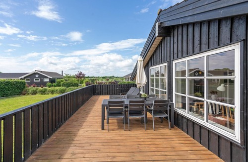 Flovt Strand House | Welcome to this wonderful cottage with jacuzzi and sauna.