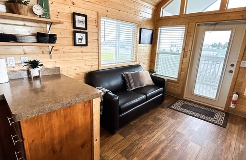 Rexburg Cabin | Welcome to Tiny Home Luxury! Fully Stocked - Sleeps 8
