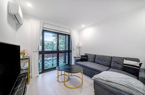 Waterloo House | Welcome to Waterloo A Well connected Parkside Stay