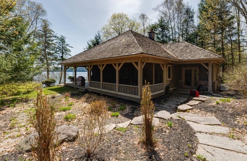 Huntsville House | Welcome to Waters Edge A Beautiful Family Escape