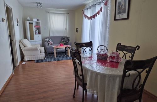 Oakbank Cottage | Welcome to your quiet retreat. Family friendly