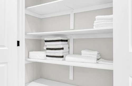 Bronte Apartment | Welcome to Your Comfort Retreat by the Lake