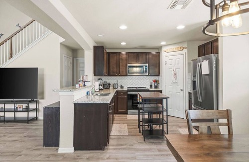 West San Antonio House | Welcome to your home base for BMT graduations, SeaWorld adventures and more!