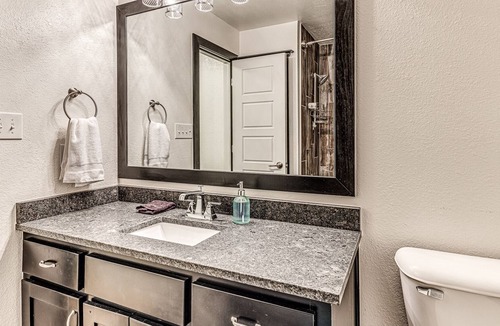 Norman House | Welcome to your home-away-from-home in the heart of Norman, Ok!