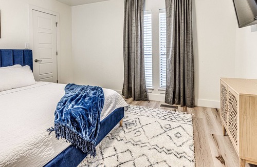 Norman House | Welcome to your home-away-from-home in the heart of Norman, Ok!
