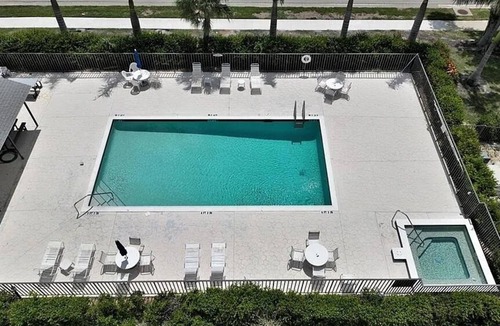 Iona Condo | Welcome to Your Luxurious Golf Getaway!