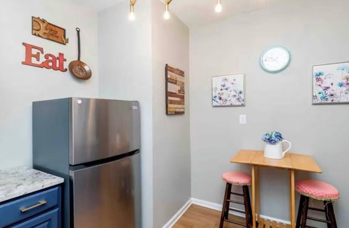 Deer Park Apartment | Welcome to Your Stylish Stay in the Heart of Louisville!