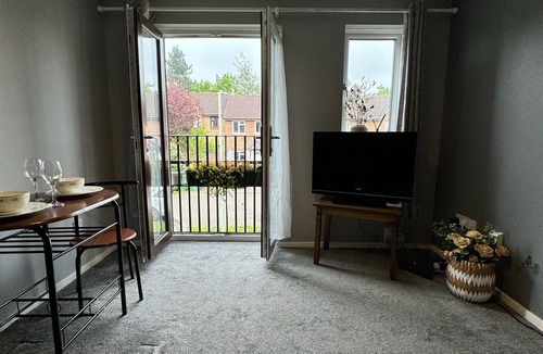 Hucclecote Apartment | Welcoming 1BR Gloucester/Cheltenham