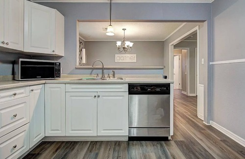 Enid House | Welcoming 2-bedroom house in charming Enid.