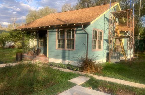 Seguin House | Welcoming 2-bedroom house near historic downtown Seguin