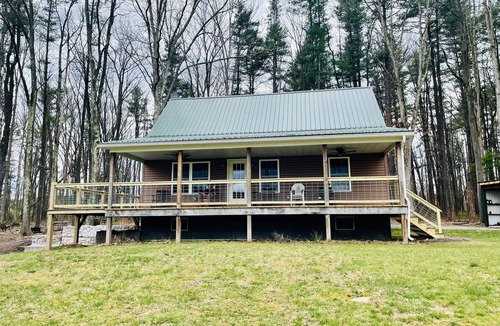 Waterfall Cabin | Welcoming 3 bedroom cabin