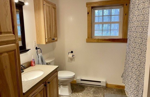 Waterfall Cabin | Welcoming 3 bedroom cabin