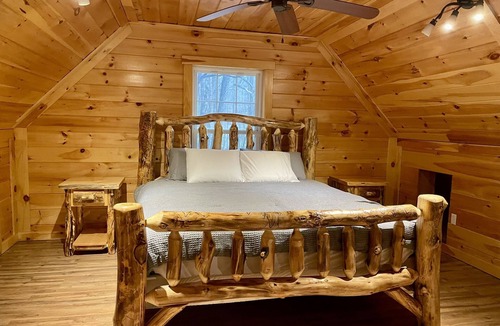 Waterfall Cabin | Welcoming 3 bedroom cabin