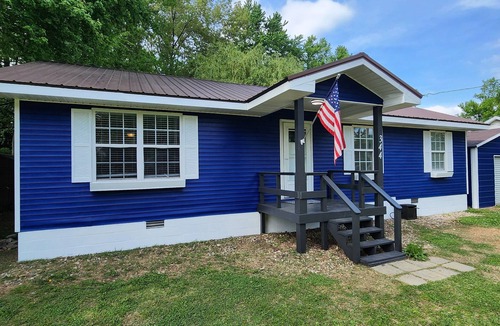 Cunningham House | Welcoming 4-bedroom house with AC in charming La Center