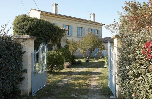 Sainte-Terre House | Welcoming country house in Sainte-Terre, 5 bedrooms, swimming pool, and garden