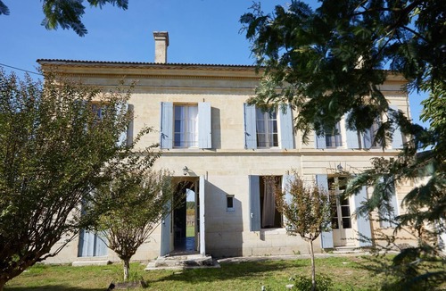 Sainte-Terre House | Welcoming country house in Sainte-Terre, 5 bedrooms, swimming pool, and garden