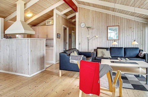 Hirtshals House | Welcoming Holiday Home in Hirtshals with Sauna