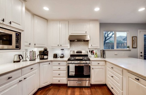 Lake Highlands House | Welcoming Neighborhood 4 Bed 3 Bath Single Story