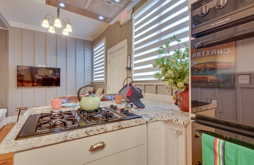 Norcross Cottage | Welcoming Norcross Cottage w/Deck + Shared Grill!
