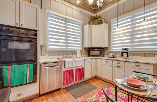 Norcross Cottage | Welcoming Norcross Cottage w/Deck + Shared Grill!