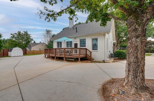 Norcross House | Welcoming Norcross Cottage w/Deck + Shared Grill!