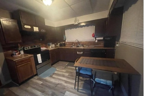 Birmingham House | Welcoming Overnight Bedroom Two Beds