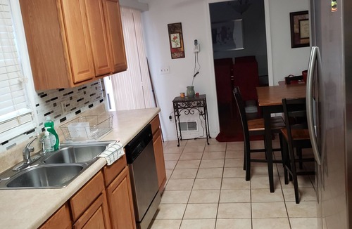 Stone Mountain House | Welcoming Quaint Home